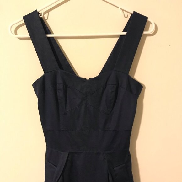 ✨ French Connection Sleeveless Mini Dress - Picture 3 of 7